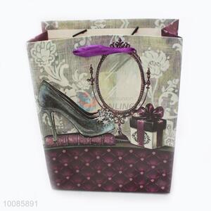 Fashionable White Cardboard Paper Handbag/Gift Bag With Paster