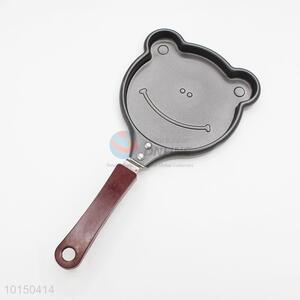 Hot Sale Iron Frying Pan in Bear Shape