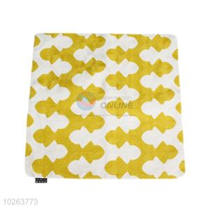 China factory price best fashion yellow&white pillow