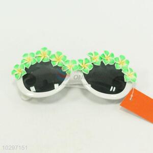 Lovely style cheap top quality green flower party glasses