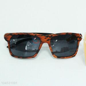 Factory Hot Sell Plastic Sun Glasses for Sale