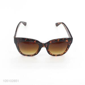 Factory Price Classic Sun Glasses Travelling Sunglasses