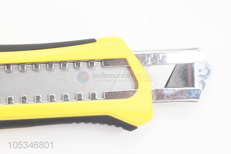 Multi-Functional Retractable Utility Cutter Knife With Plastic Handle