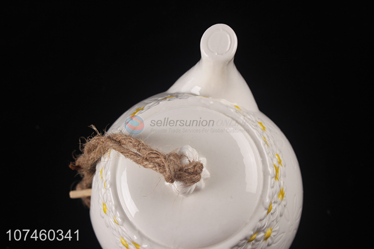 Custom Teapot Shape Ceramic Bird Feeder Fashion Porcelain Crafts