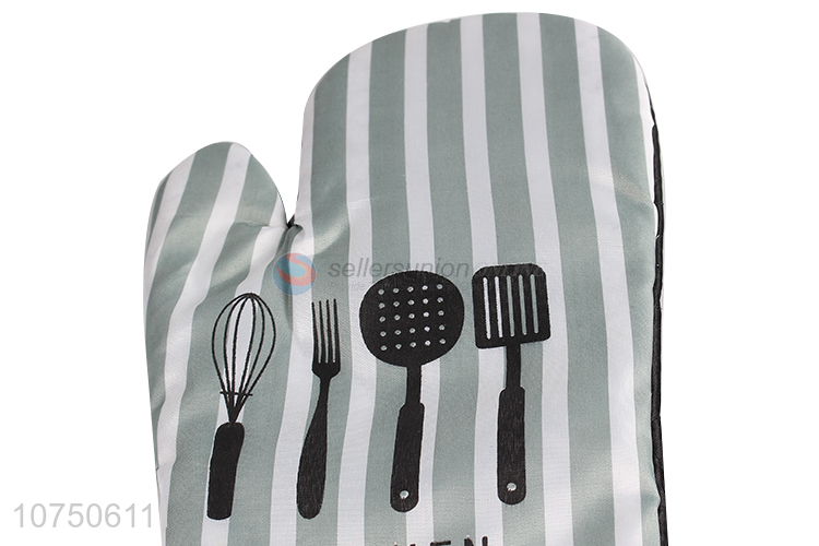 New design heat resistantance kitchen oven glove and pot holder set