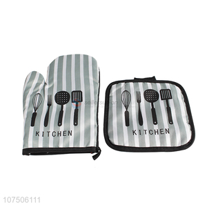 New design heat resistantance kitchen oven glove and pot holder set