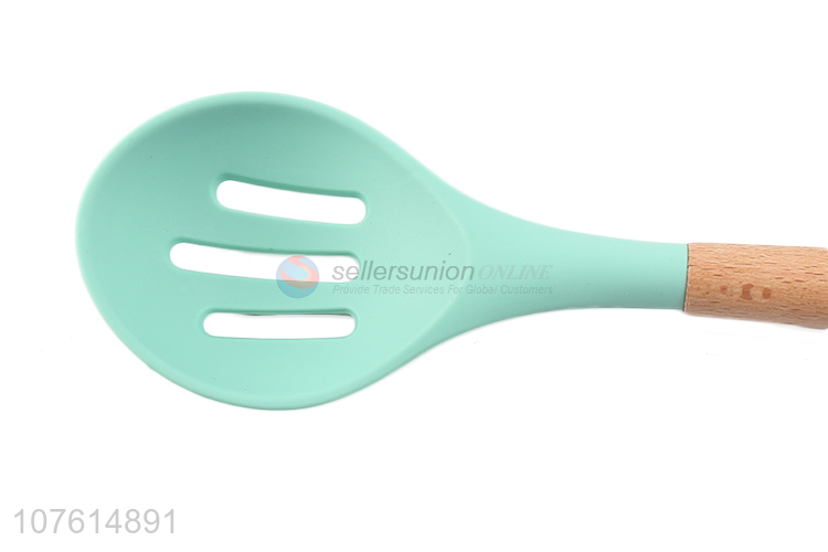 High quality heat resistant wooden handle silicone slotted spoon