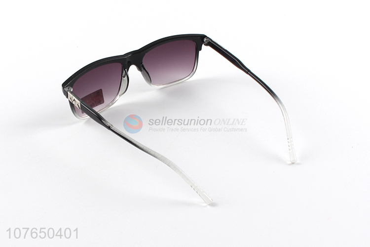 Newest Adult Sunglasses Fashion Eyewear For Travel And Holiday