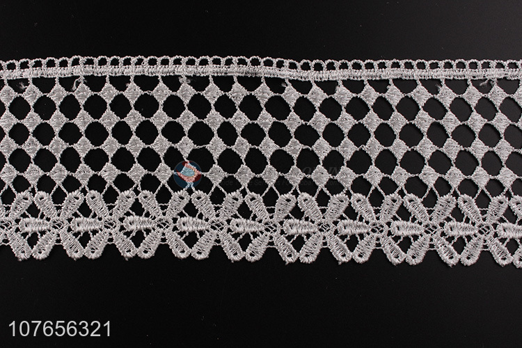 Low price top quality white lace ribbon for dressing