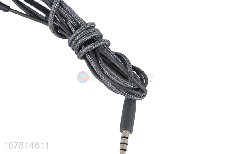 Wholesale black wired in-ear universal headset