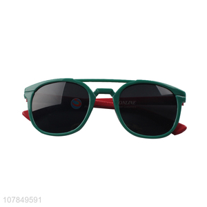 Yiwu Market Wholesale Plastic Sunglass Fashion Eyewear