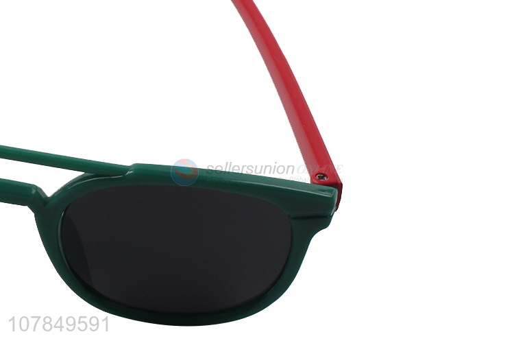 Yiwu Market Wholesale Plastic Sunglass Fashion Eyewear