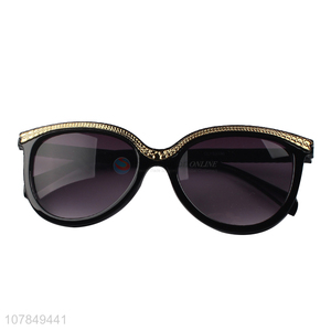 Fashion Outdoor Sun Glasses With Golden Trim Strip