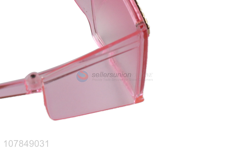 China Manufacture Plastic Sunglass Fashion Eyewear