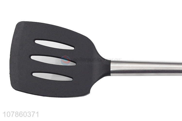 Wholesale long handle three-hole shovel household food grade kitchenware