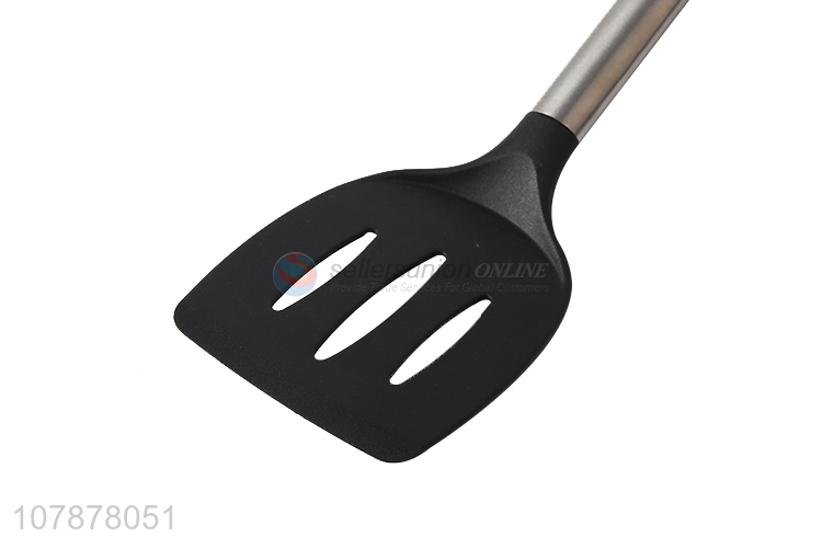 Low price wholesale three-hole shovel household kitchen spatula