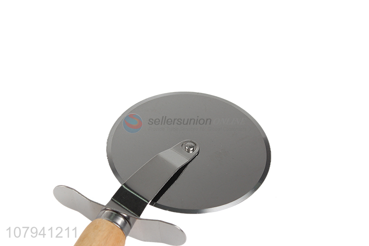 Wholesale round stainless steel pizza wheel with wood handle