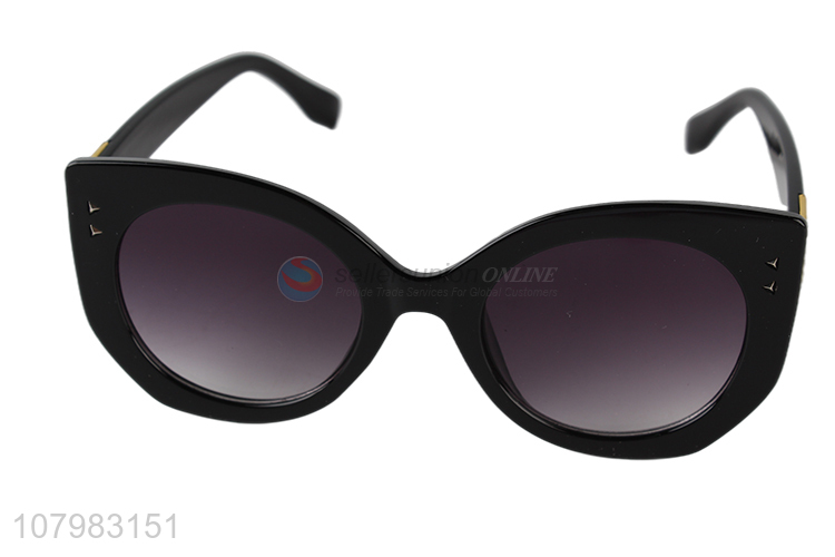 New Design Cat Eye Sunglasses Fashion Eyewear For Leisure And Vacation