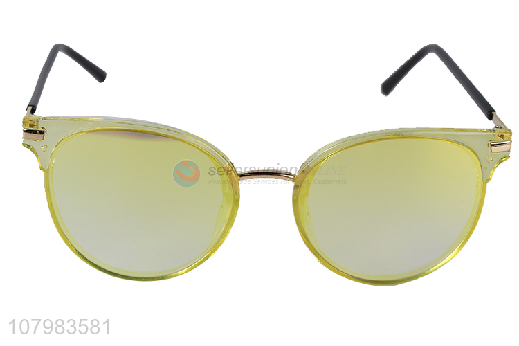 Cool Plastic Frame Leisure Sunglasses Fashion Eyewear For Sale