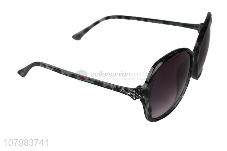 Cool Design Summer Holiday Sunglasses Popular Outdoor Eyeglasses