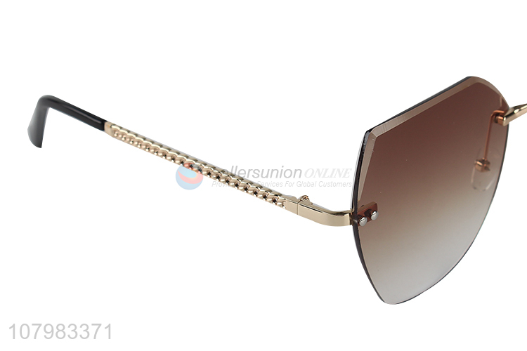 New Design Fashion Sun Glasses Cheap Glasses Summer Eyewear