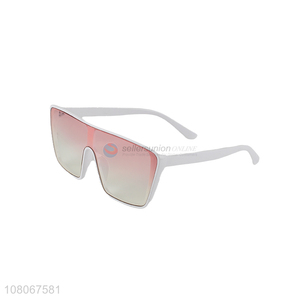 Hot selling fashion polarized plastic sunglasses with white frame