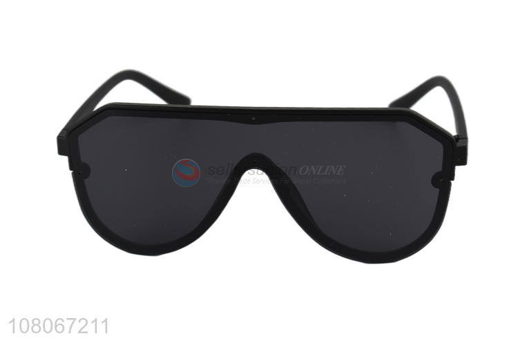 Latest arrival big flat top sunglasses black plastic frame sunglasses