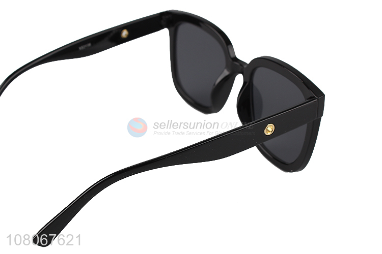 Best selling fashionable unisex plastic sunglasses classic sunglasses