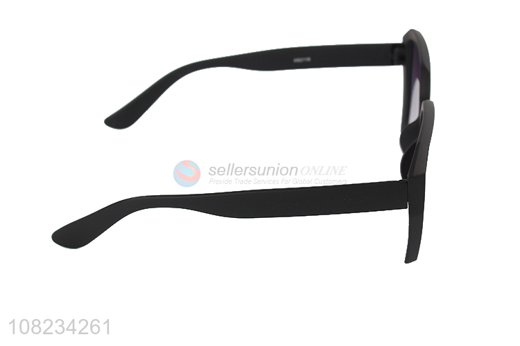 Yiwu wholesale fashion sunglasses outdoor travel sunglasses