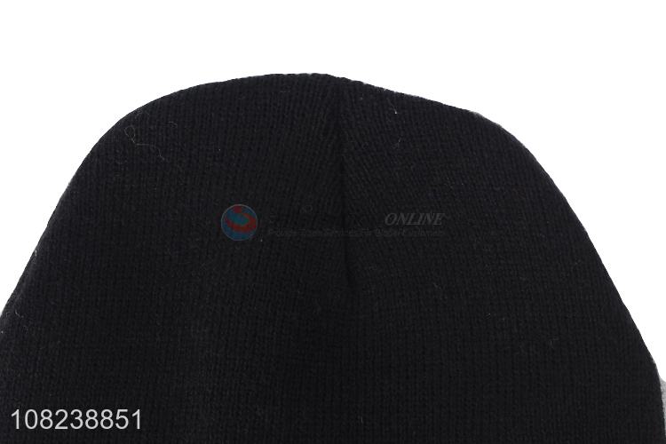 Wholesale fashionable striped knitted hat winter warm cuffed beanie