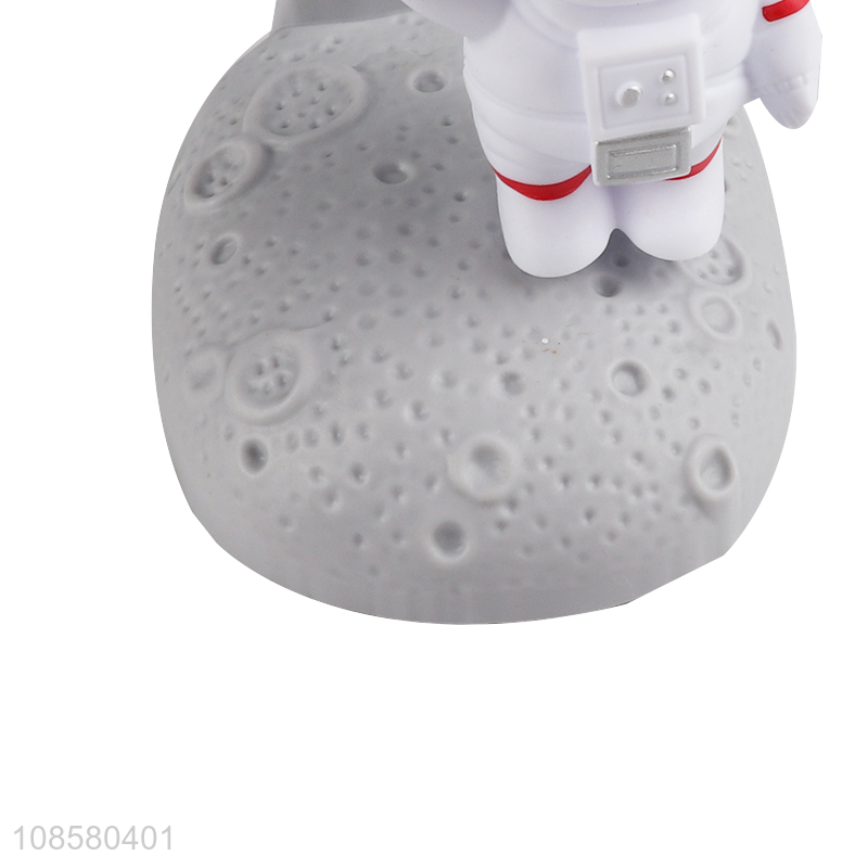 Wholesale creative astronaut mobile phone holder for tabletop decor