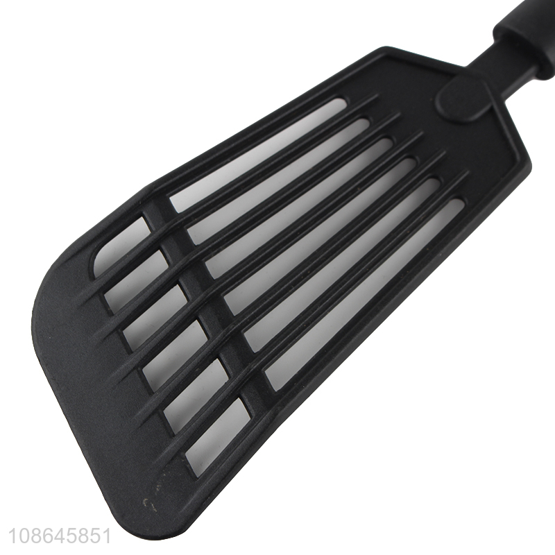 Wholesale heat resistant nylon slotted fish spatula turner for kitchen