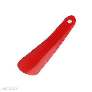 Online wholesale durable short handle plastic shoe horn shoe helper