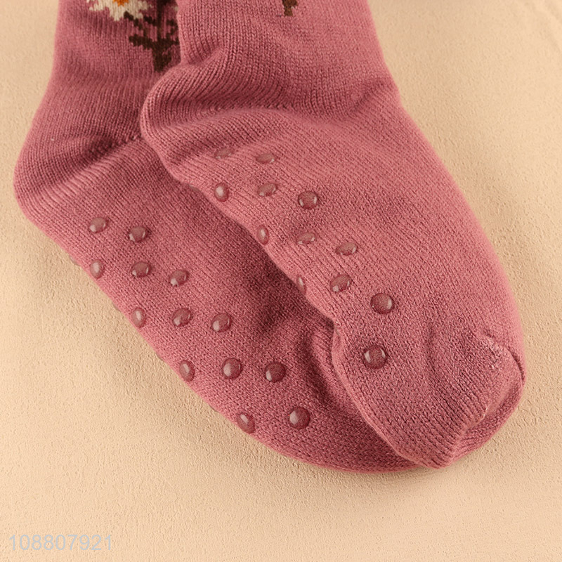 Wholesale non-slip slipper socks with grippers for women