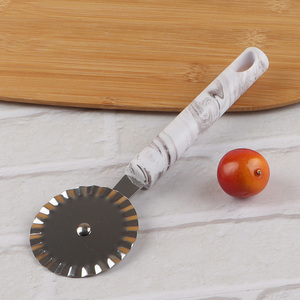 Yiwu market kitchen gadget pizza wheel pizza cutter