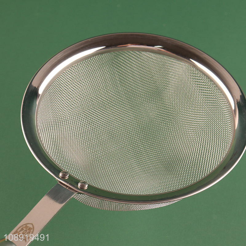 Yiwu market stainless steel colander strainer spoon mesh for sale