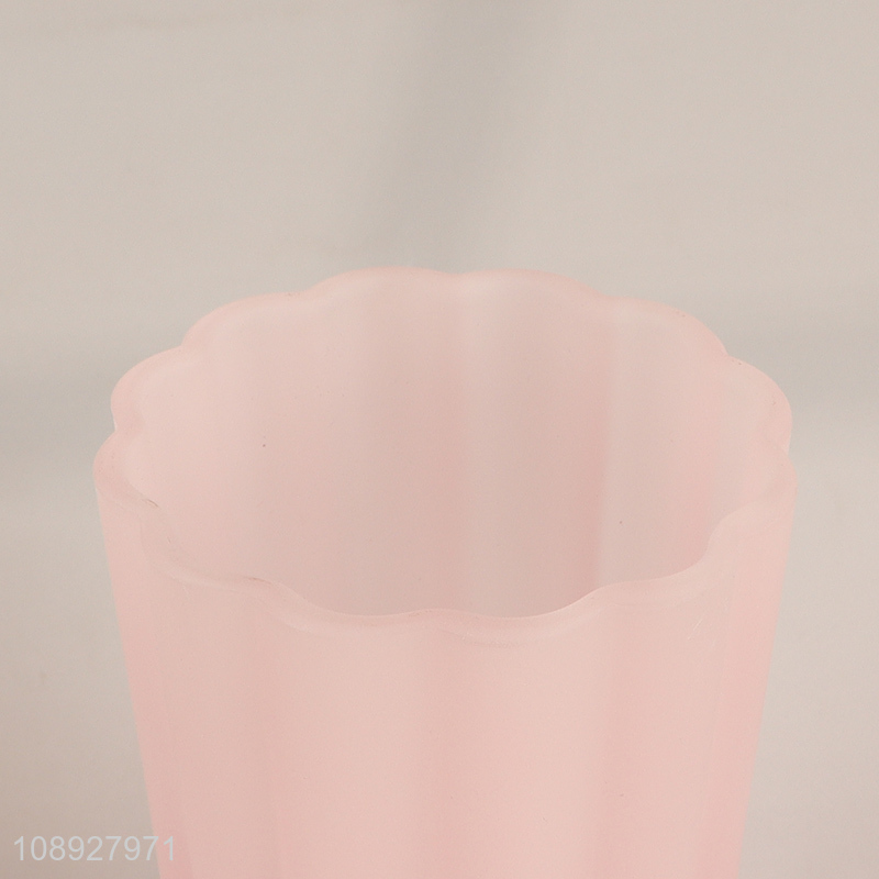 Wholesale Colored Frosted Flower Pedal Style Glass Juice Cocktail Cups