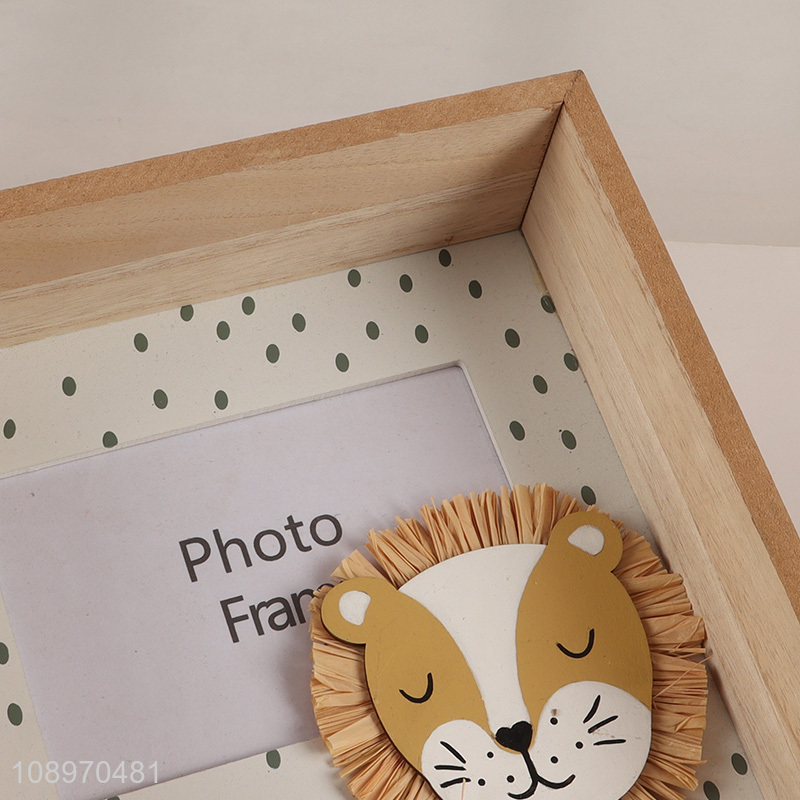 Hot selling cartoon family couple wooden photo frame wholesale