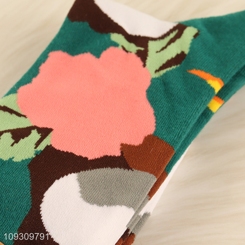 Hot selling breathable cotton socks women crew socks