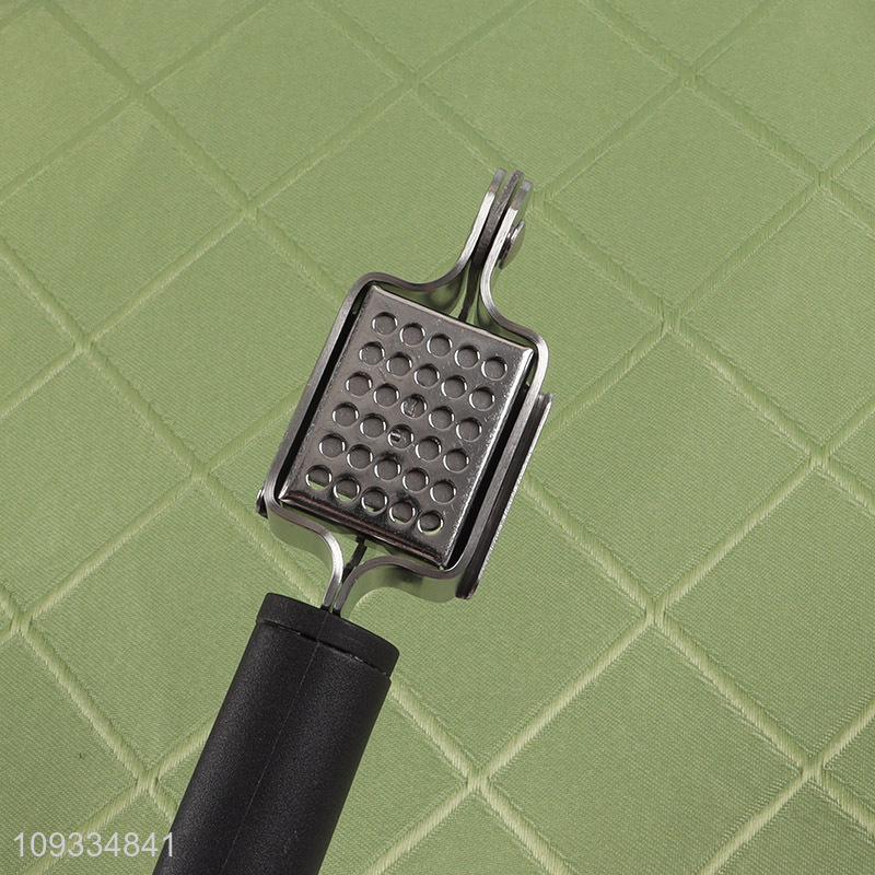 Good quality kitchen gadget garlic press