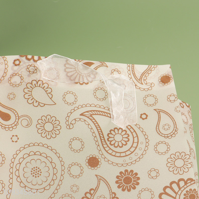 Yiwu market gifts packaging bag paper bag for sale