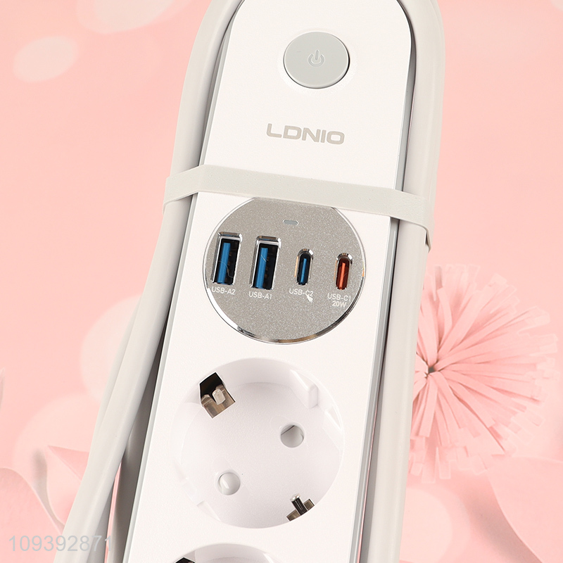 Good selling 2500w EU power socket