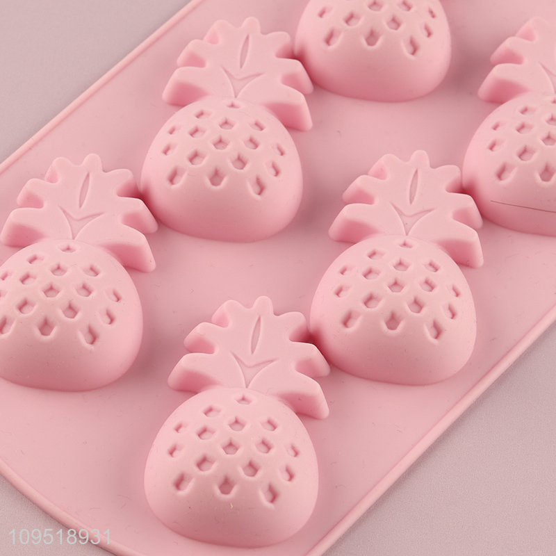 Wholesale pineapple shape silicone candy mold