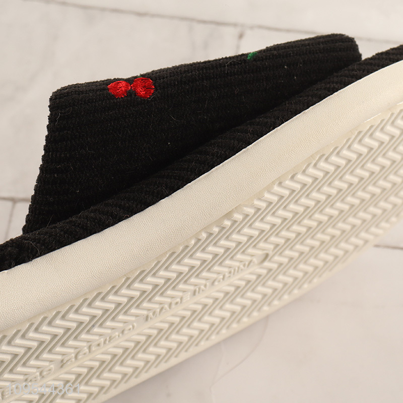 Wholesale anti-slip women slippers for indoor